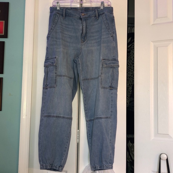 American Eagle Outfitters Denim - AMERICAN EAGLE CARGO JEAN JOGGERS